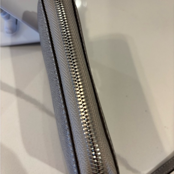 Michael Kors Silver Wristlet Wallet NWOT - Picture 7 of 7